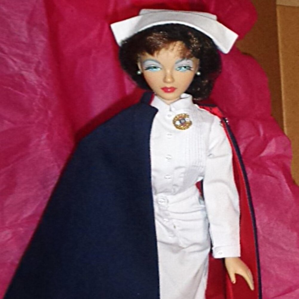 RARE ASHTON DRAKE GENE WW2 NURSE-16" FASHION VINYL FASHION DOLL-EXCELLENCE!